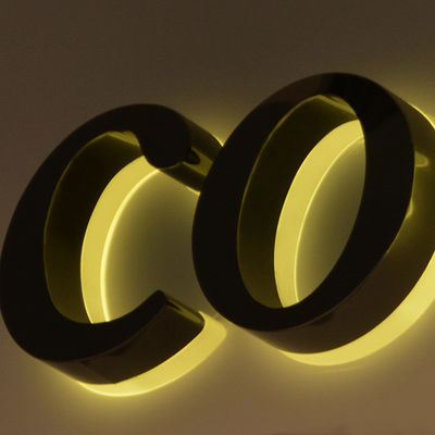 Logo métallique personnalisé Signe en acier inoxydable rétroéclairé à l' extérieur Lettre publicitaire éclairée