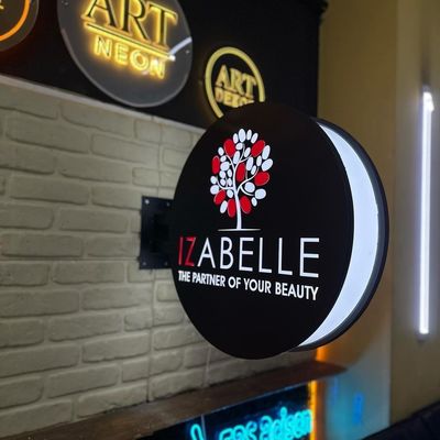 Boîte lumineuse publicitaire acrylique LED à tension d'entrée de 12 V pour affichage extérieur et promotion