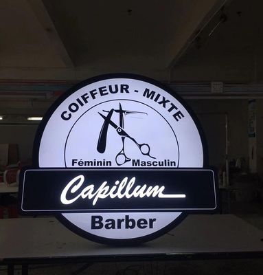 Boîte de lumière publicitaire LED acrylique personnalisée pour panneau d'affichage extérieur