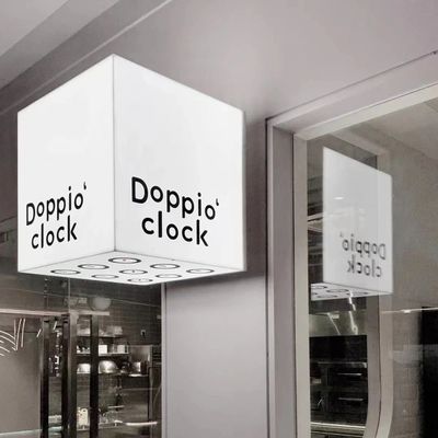 Taille personnalisée Panneau de boîte lumineuse extérieure avec cadre en acier inoxydable et source lumineuse LED