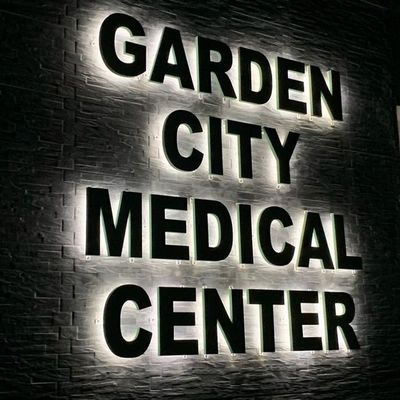 Les modules LED éclairent les lettres et les logos personnalisés en acier inoxydable pour votre entreprise