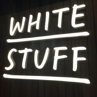 L'acrylique à LED Fabriqué 3D Illuminé devant magasin lettres dimensionnelles