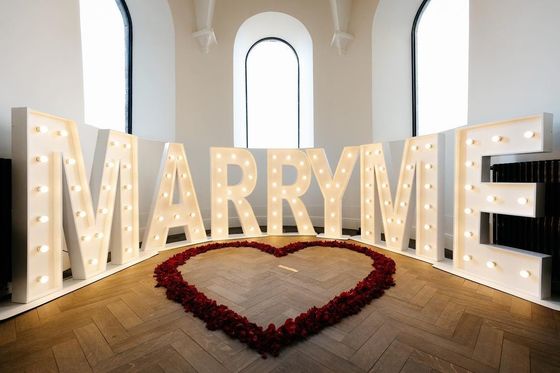 Des lettres lumineuses personnalisées pour votre mariage Un mariage fait au ciel