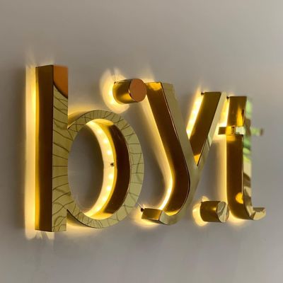 Logo des lettres murales de bureau en LED 3D pour la signalisation publicitaire commerciale métallique personnalisée