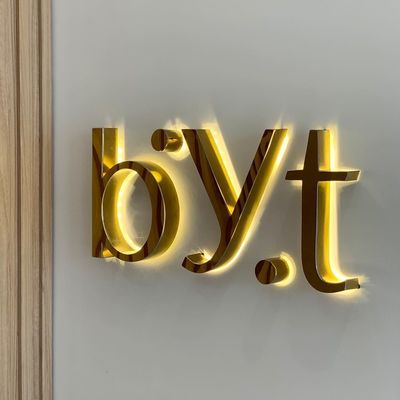 Logo des lettres murales de bureau en LED 3D pour la signalisation publicitaire commerciale métallique personnalisée