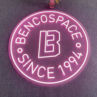 Matériau du panneau acrylique Panneau publicitaire Lettres à LED Panneau néon pour décoration de fête sur mesure