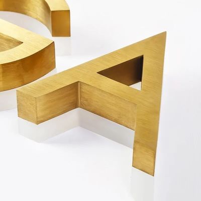 Signes extérieurs essentiels de taille personnalisée Signes lumineux métalliques avec lettre de canal 3D