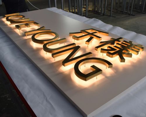 Panneau d'affichage et panneau d'affichage extérieur 3D LED rétroéclairage métallique inoxydable Lettres lumineuses