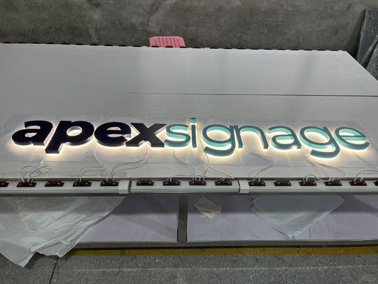 Taille personnalisée Lettres de chaîne en métal LED rétroéclairée