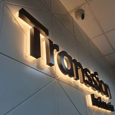 Panneau d'adresse extérieur personnalisé avec acier inoxydable et acrylique gravé en cuivre