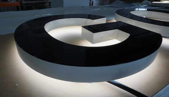 Panneau d'affichage d'intérieur Panneau d'affichage d'entreprise en métal sur mesure à l'extérieur Panneau publicitaire avec LED 3D