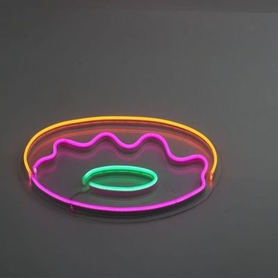 Lumière au néon personnalisée pour l'expédition de donuts et les parties 12v Voltage d'entrée 28 C