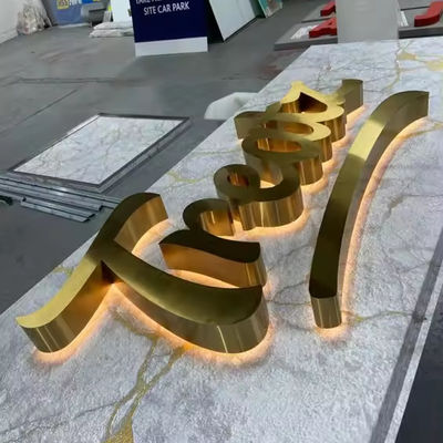 Télécommande de la neige 3d lettres dorées LED rétroéclairage lettres panneau de signalisation pour le devant de la boutique panneaux fermés acier inoxydable