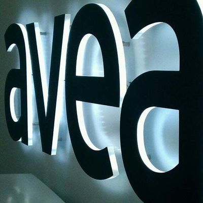 Signes LED montés sur le mur pour l'affichage commercial intérieur