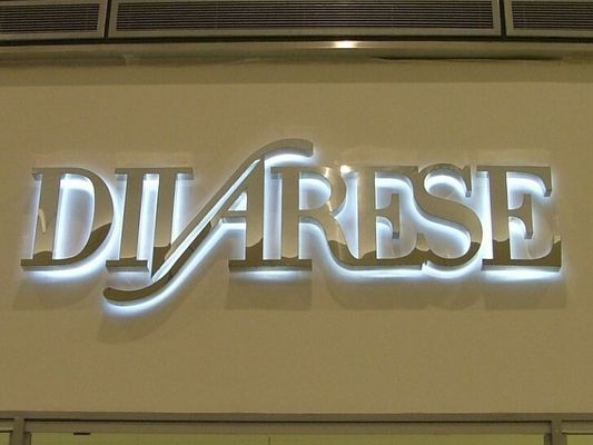 Signaux rétroéclairés Logo LED Lettres avec lumière blanche douce et chaude