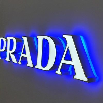 Panneau d'affichage à double face acrylique LED extérieur avec logo éclairé multicolore